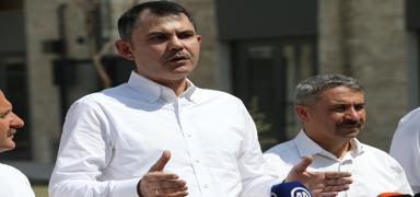 Bakan Kurum'dan aklamalar