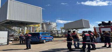 Kimya fabrikas�nda patlama