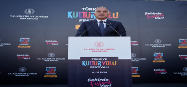 K�lt�r ve Turizm Bakan� Ersoy: 'K�lt�r Yolu d�nyan�n en b�y�k festivali haline geldi