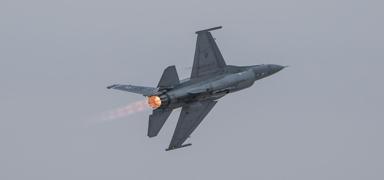 Sava� u�aklar� hava �ss�nde