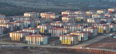 Asrn felaketinin yaralar sarlyor: Deprem konutlar hak sahiplerine teslim edildi