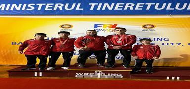 Bursal� g�re��ilerden �ampiyonada �ifte madalya