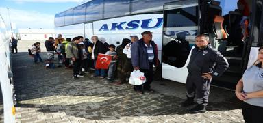 Suriyeliler d�n�� yolunda