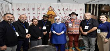 Emine Erdo�an'dan Rize'de gastronomi mesaj�: Y�resel tatlar bu topraklar�n kimli�idir