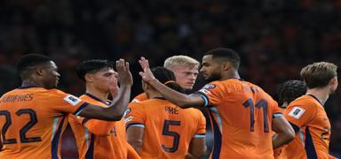Hollanda evinde 4 golle galip geldi