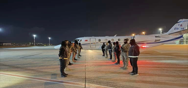 Tek tek T�rkiye'ye getirildiler