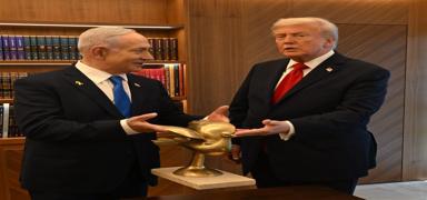'Gazze Kasab' Netanyahu, Trump'a altn bar gvercini hediye etti