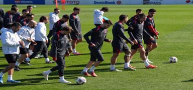 Milliler, G�rcistan ma�� haz�rl�klar�na ba�lad�