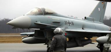 Eurofighter sava uaklar hava ssne iniyor