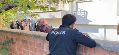 Bah�edeki kom�ular� o anlara �ahit oldu! 18 ya��ndaki gen� 5. kattan d��t�