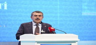 Bakan Tekin: �yi insan yeti�tirmeyi oda��na alan bir model in�a etmeye �al���yoruz