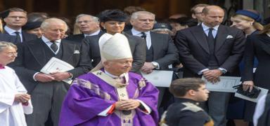 Prens Andrew, kraliyet unvanlar�ndan vazge�me karar� ald�