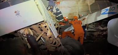 Brezilya'da tur otob�s�n�n devrilmesi sonucu en az 15 ki�i �ld�