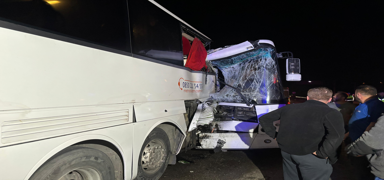 Sinop'ta iki otob�s �arp��t�: �ok say�da yaral� var