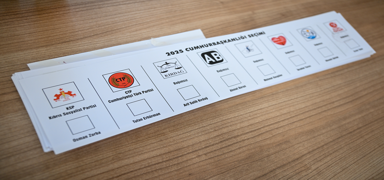 KKTC'de se�im tamamland�... Siyasilerden pe� pe�e mesajlar