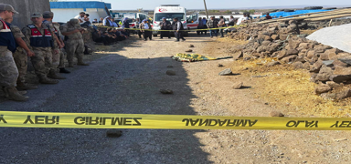 �anl�urfa'da ac� kaza: 1 ya��ndaki �ocuk i� makinesinin alt�nda kalarak can verdi