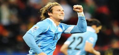 Diego Forlan hastaneye kald�r�ld�