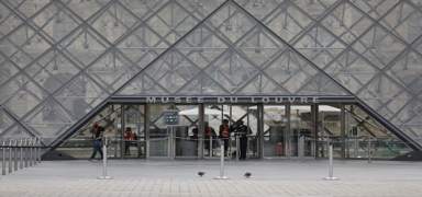 7 dakikada 88 milyon avroluk soygun: Louvre M�zesi'ne ziyaret�i giri�i tekrar ba�lad�
