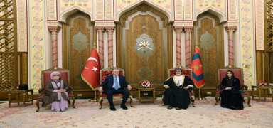 Umman Sultan� Tar�k, Cumhurba�kan� Erdo�an onuruna ak�am yeme�i verdi