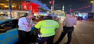 Huzur �stanbul uygulamas�nda �e�itli su�lardan aranan zanl�lar yakaland�