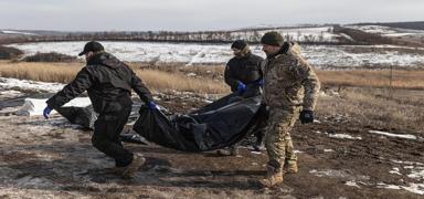 Rusya-Ukrayna aras�nda kar��l�kl� cenaze de�i�imi