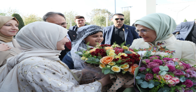 Emine Erdo�an: Birlik ve karde�lik ile y�r�meyi diliyorum