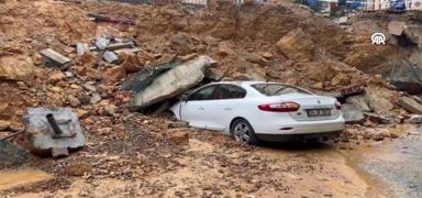 Maltepe'de binan�n istinat duvar� ��kt�