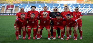 A Milli Kad�n Futbol Tak�m�, Kosova ma��n�n �stanbul'daki haz�rl�klar�n� tamamlad�
