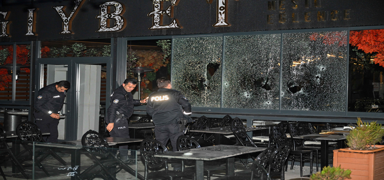 Ba�kentte bir i� yeri motosikletli 2 ki�i taraf�ndan kur�unland�