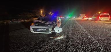 Malatya'da yolun kar��s�na ge�en yayaya araba �arpt�: 1 can kayb�