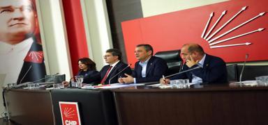 CHP'de yolsuzlu�a 'dokunulmazl�k z�rh�'