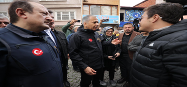 Bakan Yerlikaya Sndrg'da incelemelerde bulundu