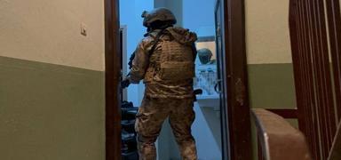 Mersin'de 65 adrese e� zamanl� operasyon! 139 ��pheli yakaland�