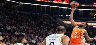 Fenerbah�e Beko deplasmandan istedi�ini alamad�