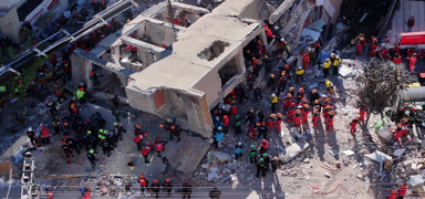 Kolonlar sa�lam m�yd�? Gebze'de ��ken binan�n eczane sahibi konu�tu