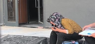 Annenin feryatlar yrek yakt! Evladn grmek iin geldi, acyla ykld