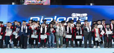 'Bu gzel lkenin geleceinde sizlerin imzas olacak'