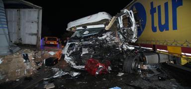 5 ara� birbirine girdi