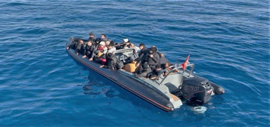 zmir'de 7'si ocuk 28 dzensiz gmen yakaland