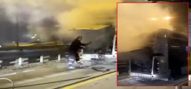 Metrob�ste facian�n e�i�inden d�n�ld�: Yolcular canlar�n� son anda kurtard�