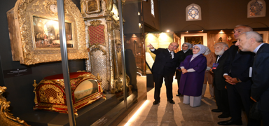 Emine Erdo�an'dan Topkap� Saray� Saat M�zesi'nin a��l���na ili�kin payla��m