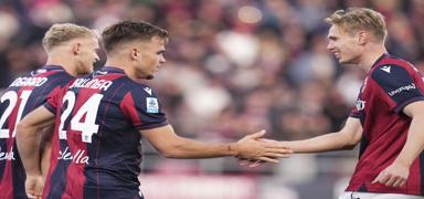 Bologna, Napoli'yi zirveden indirdi