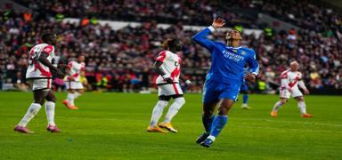 Lider Real Madrid, Vallecano deplasman�nda tak�ld�