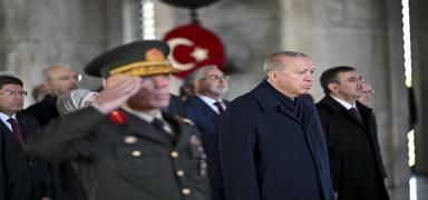 Devlet erkan� An�tkabir'de... Ba�kan Erdo�an: T�rkiye k�resel bir g�� olma yolunda ilerliyor