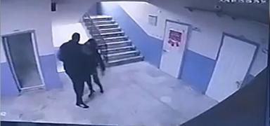 Vicdans�z m�d�rden otizmli ��renciye sald�r�... Merdivenden a�a�� itti