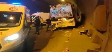 Osmaniye'de feci kaza... Otob�s ile t�r �arp��t�: 5 yaral�