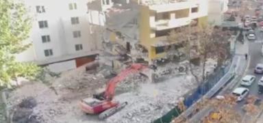 Ankara'da korku dolu anlar! �� makinas�n�n dokunmas�yla birlikte bina ��kt�