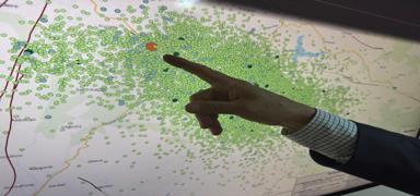 S�nd�rg� be�ik gibi sallan�yor