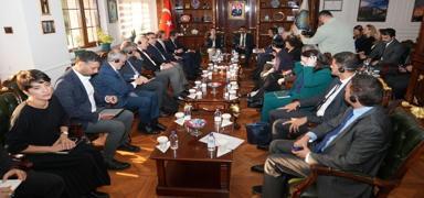 AB T�rkiye Delegasyonu ve 17 b�y�kel�iden Diyarbak�r ziyareti