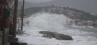 Denizlerde f�rt�na uyar�s�! Meteoroloji saat verdi